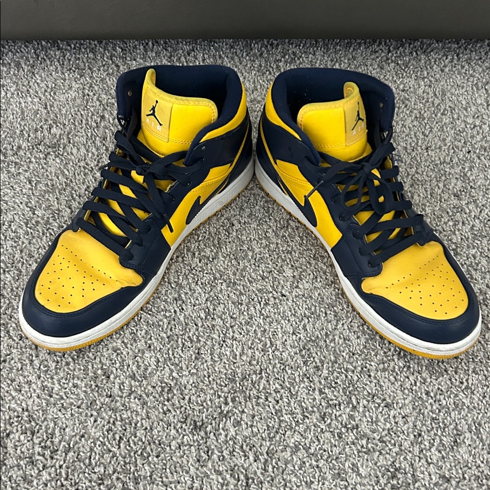 Jordan 1 High - Picture 3 of 3